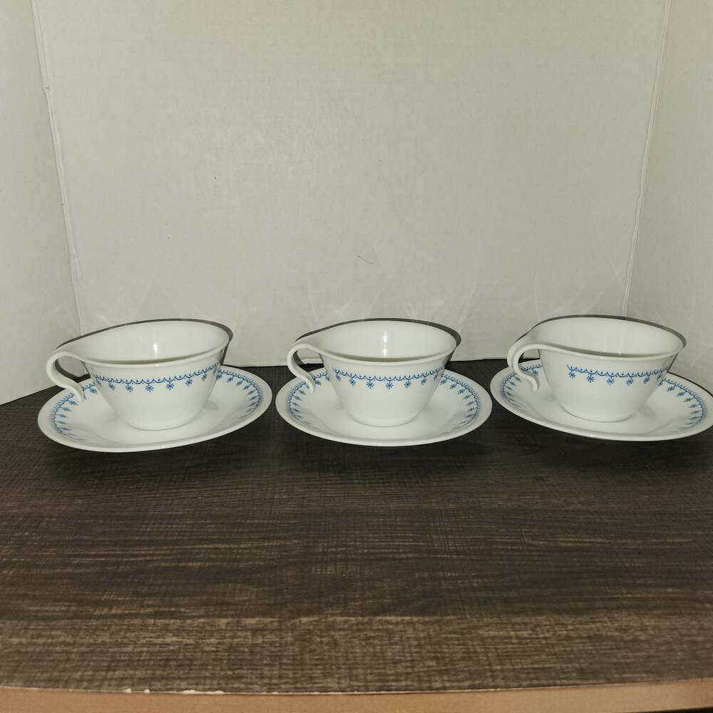Lot of 3 Vintage Corelle Corning Snowflake Blue Garland Cup and Saucer Set